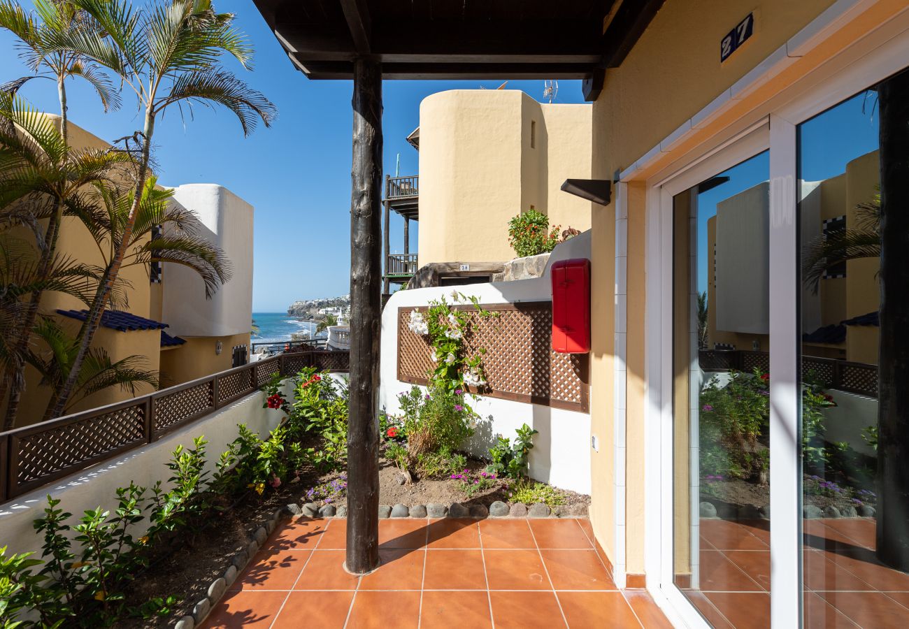 Casa en Bahia Feliz - Cute next to beach & pool- P27 By CanariasGetaway 