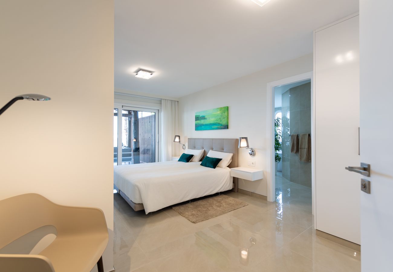 Casa en Bahia Feliz - Luxury with big terrace sea front by CanariasGetaway