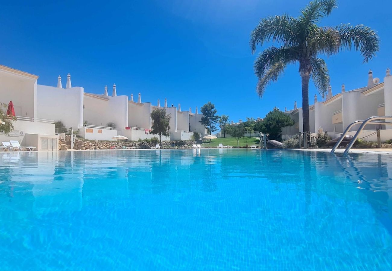 Villa en Albufeira - Villa na Galé Tranquila 5m da praia