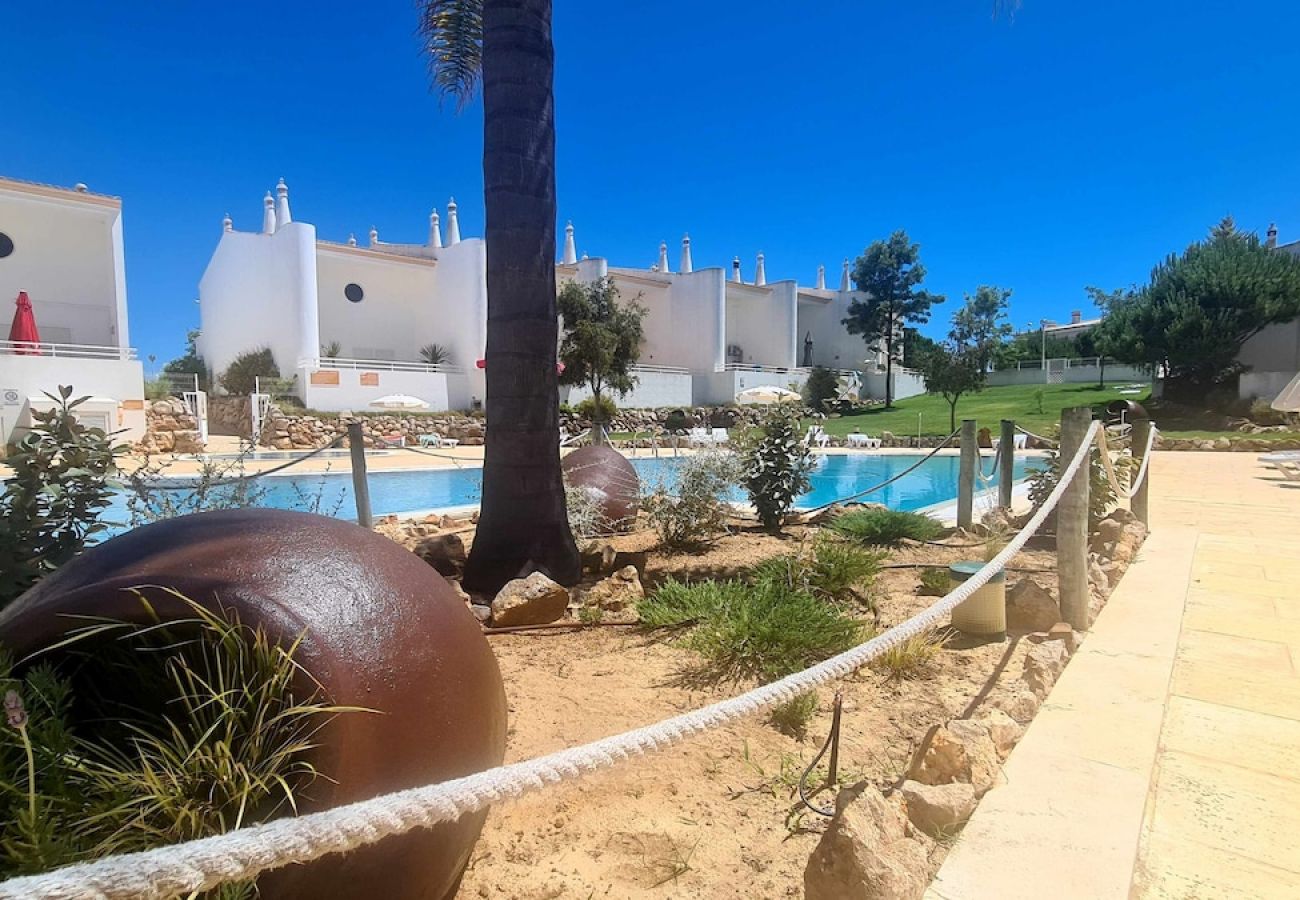 Villa en Albufeira - Villa na Galé Tranquila 5m da praia
