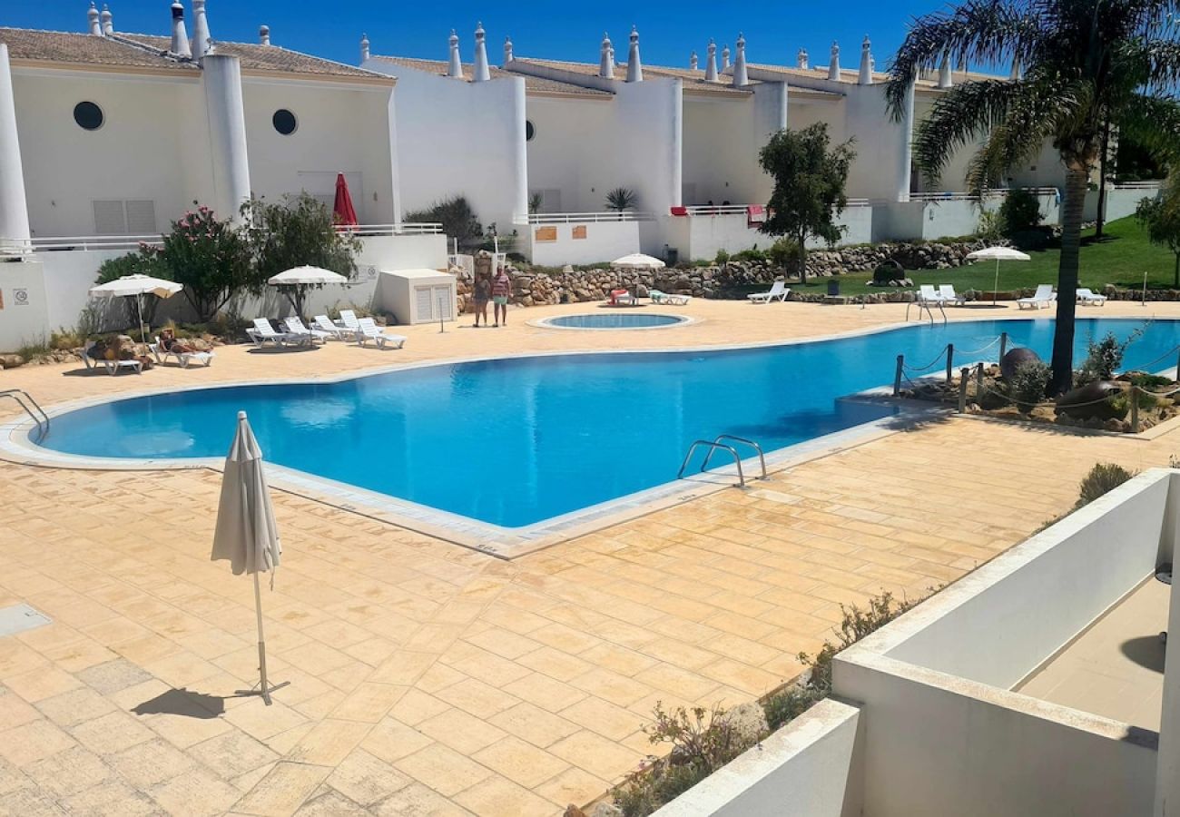 Villa en Albufeira - Villa na Galé Tranquila 5m da praia
