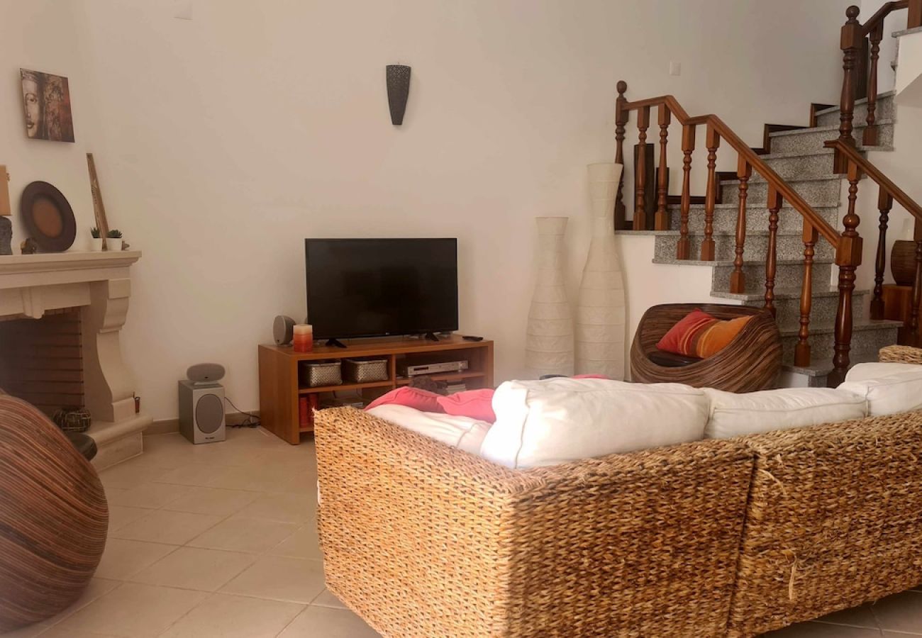 Villa en Albufeira - Villa na Galé Tranquila 5m da praia