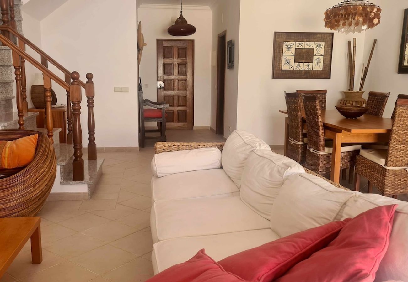 Villa en Albufeira - Villa na Galé Tranquila 5m da praia