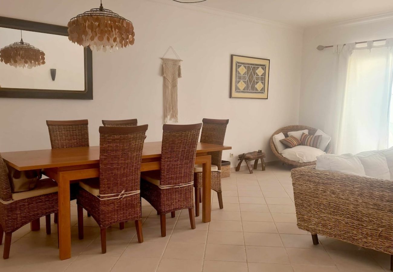 Villa en Albufeira - Villa na Galé Tranquila 5m da praia