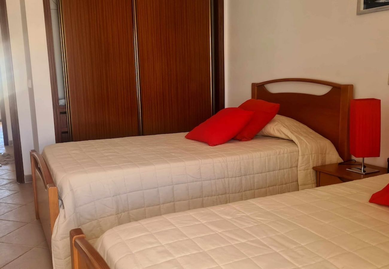 Villa en Albufeira - Villa na Galé Tranquila 5m da praia