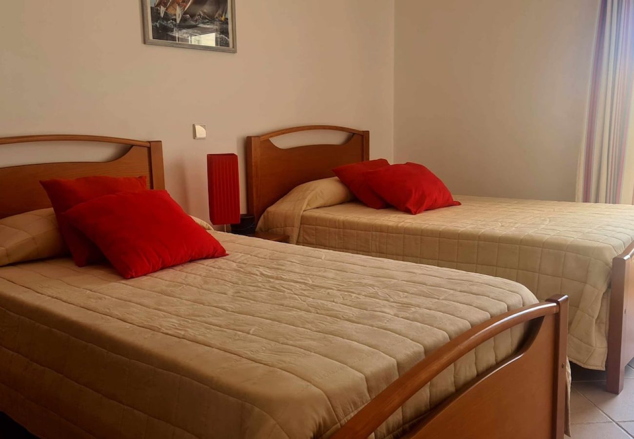 Villa en Albufeira - Villa na Galé Tranquila 5m da praia