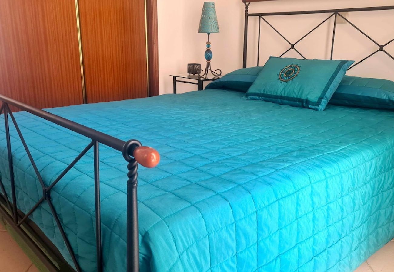 Villa en Albufeira - Villa na Galé Tranquila 5m da praia