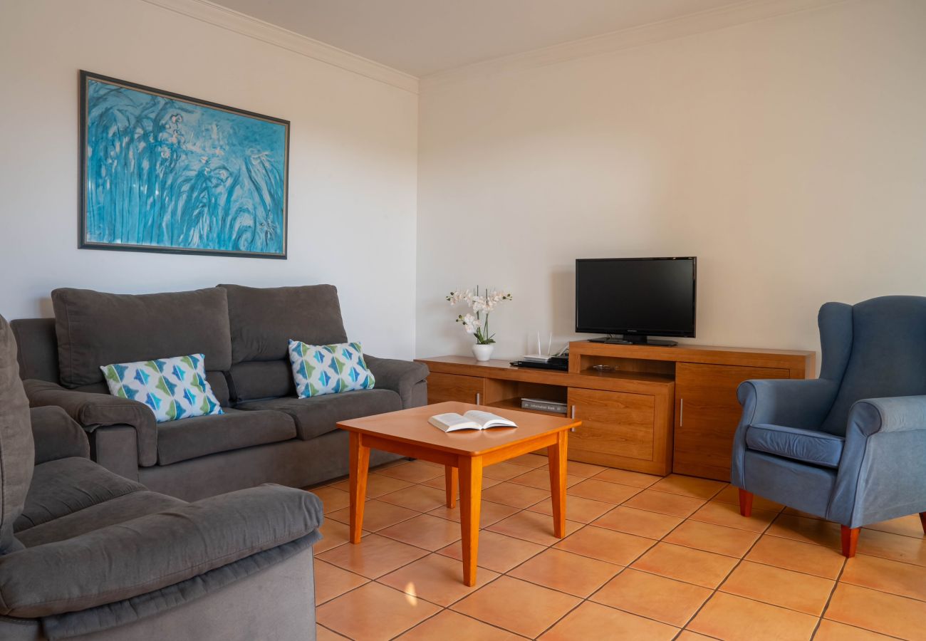 Villa en Cala Blanca - Villas Amarillas by Escape Home