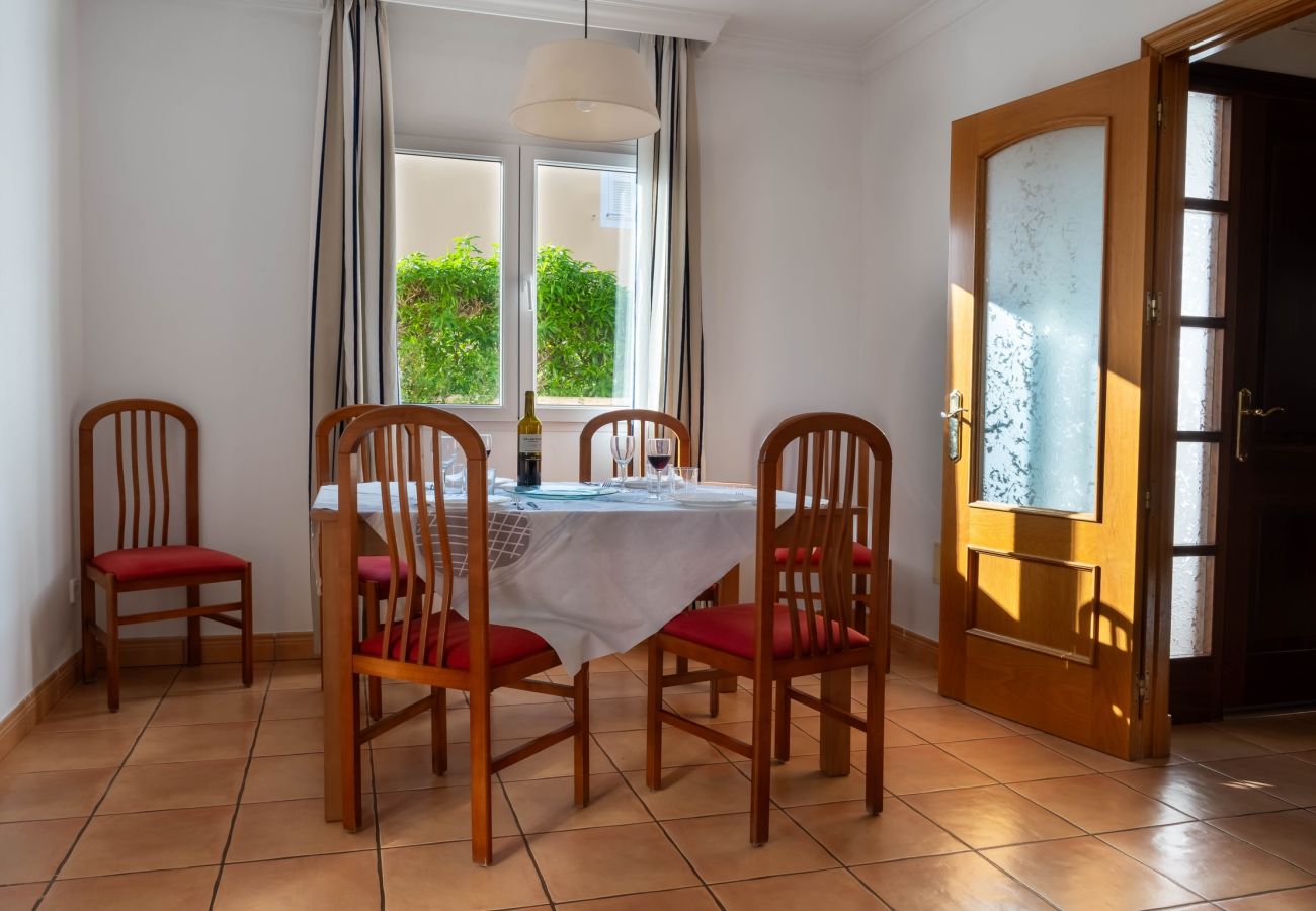 Villa en Cala Blanca - Villas Amarillas by Escape Home