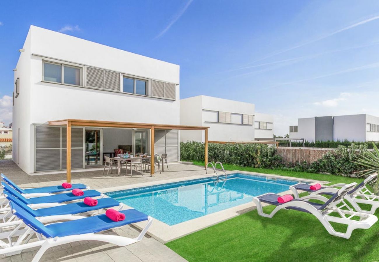 Villa en Cala´n Bosch - Villa Marinda 16 by Escape Home