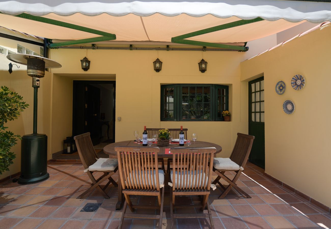 Casa en Santa Brígida - House with cozy garden BBQ and free parking 