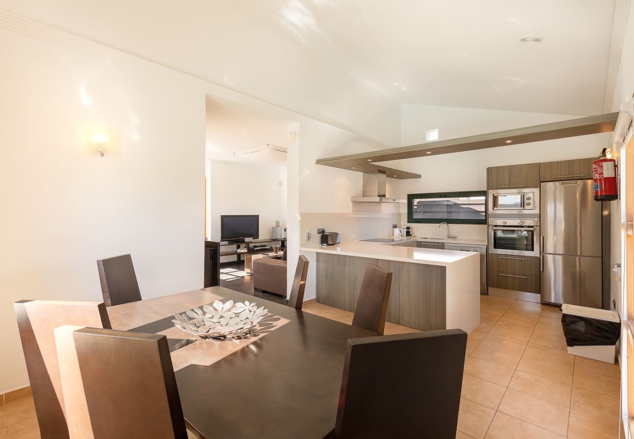 Villa en Playa Blanca - Villas Camelot by EscapeHome