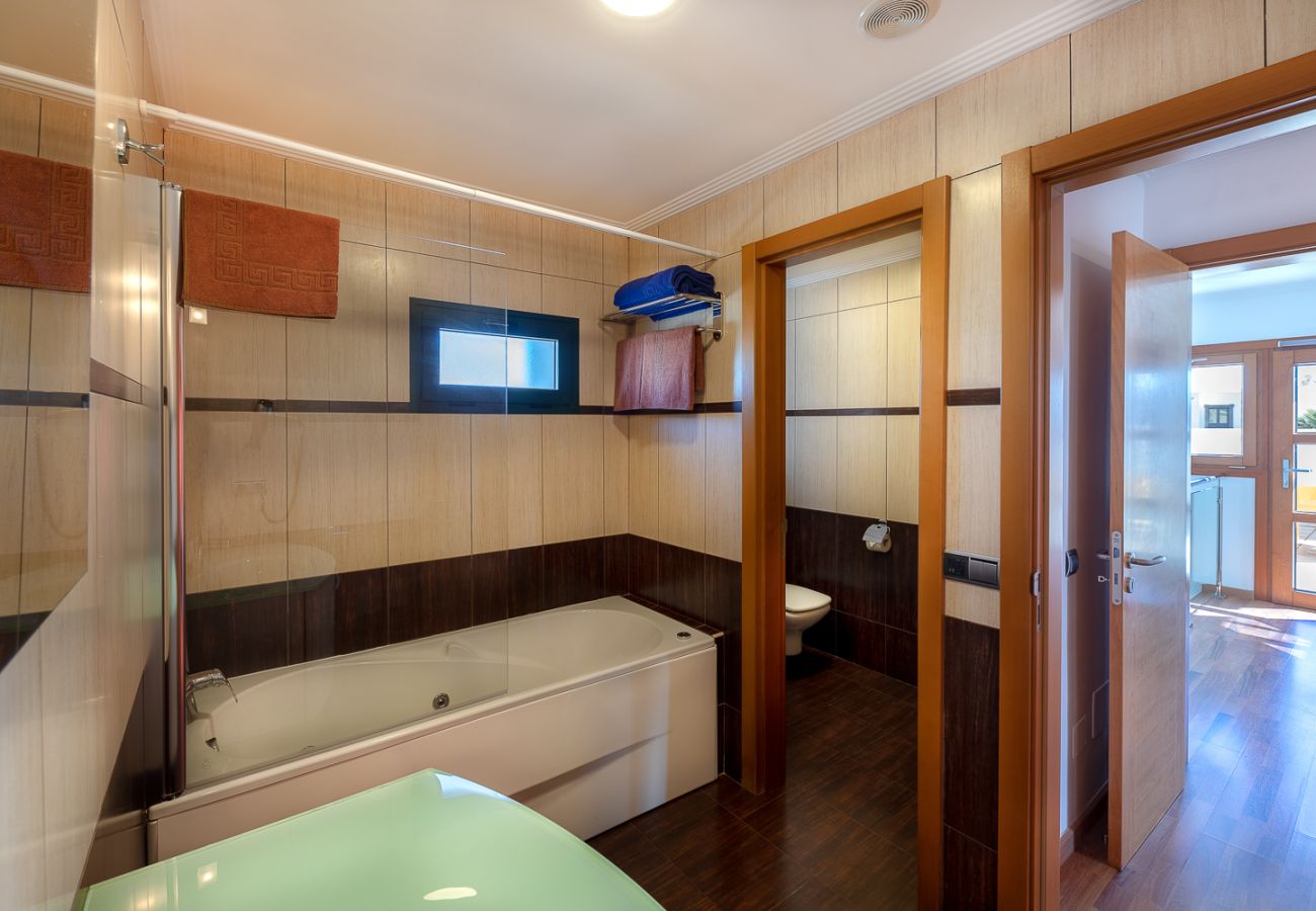 Villa en Playa Blanca - Villas Camelot by EscapeHome