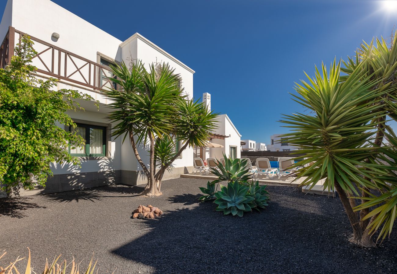 Villa en Playa Blanca - Villas Camelot by EscapeHome