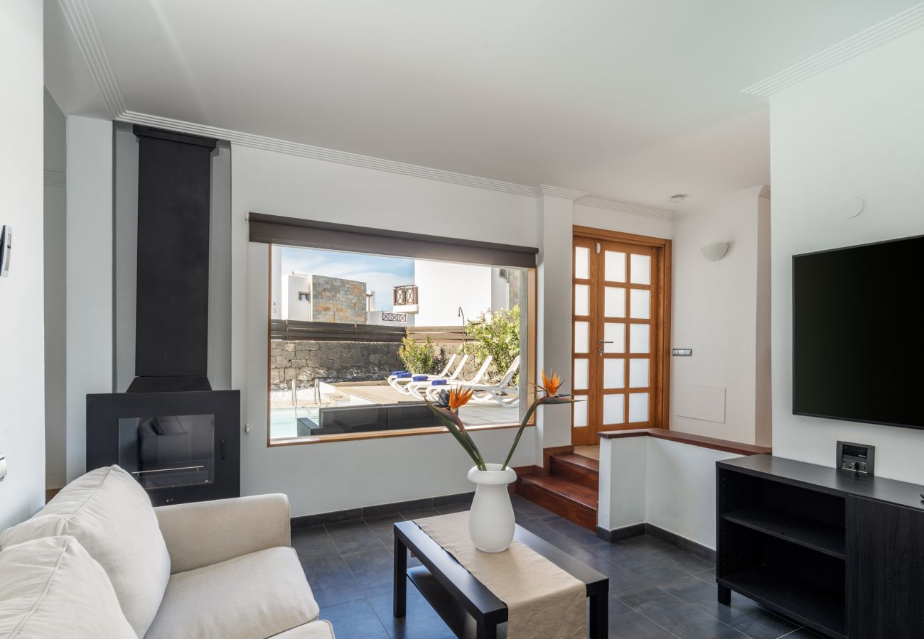 Villa en Playa Blanca - Villas Camelot by EscapeHome