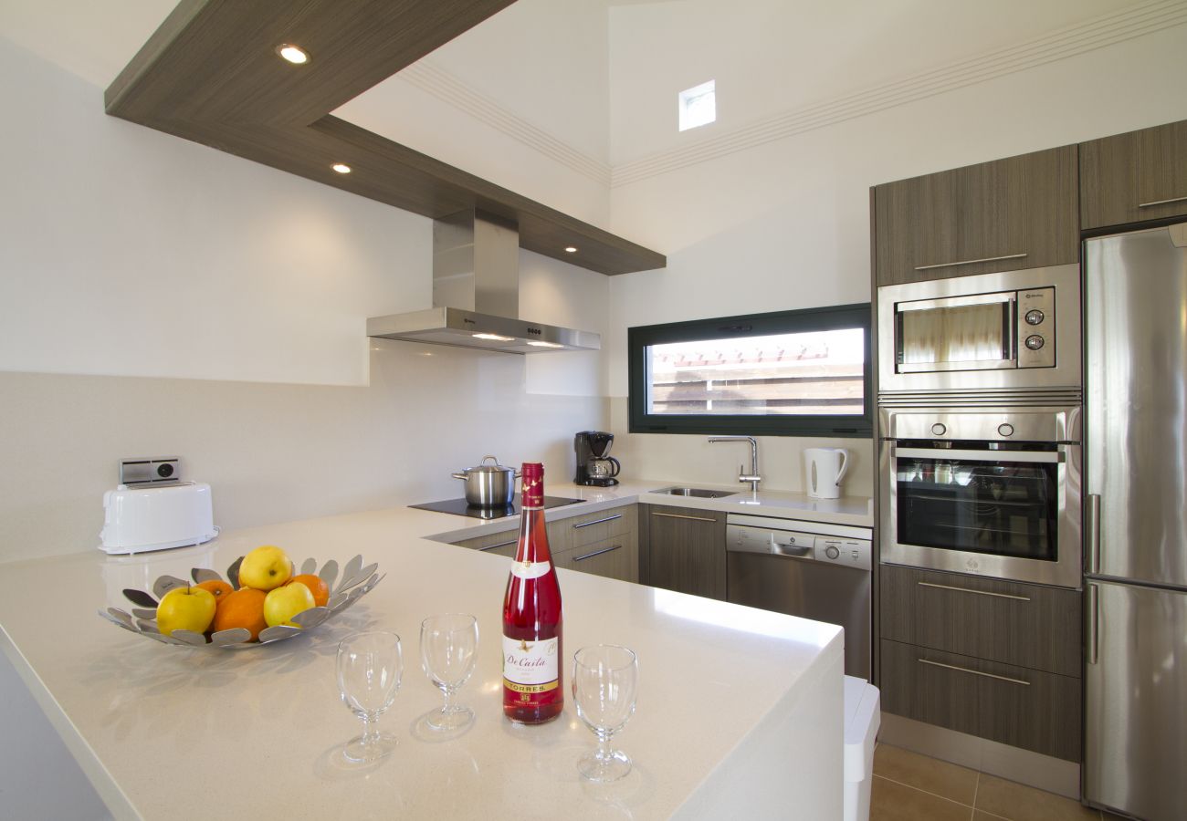 Villa en Playa Blanca - Villas Camelot by EscapeHome
