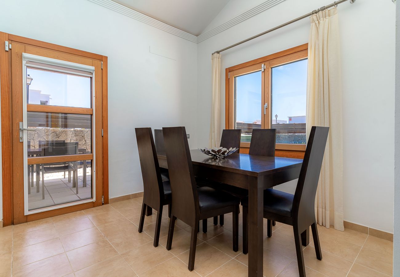 Villa en Playa Blanca - Villas Camelot by EscapeHome