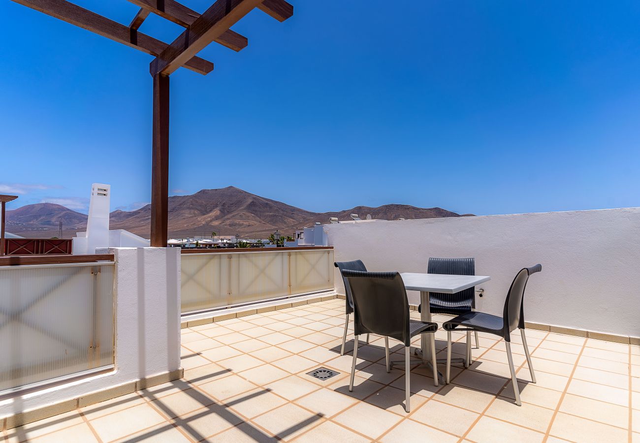 Villa en Playa Blanca - Villas Camelot by EscapeHome