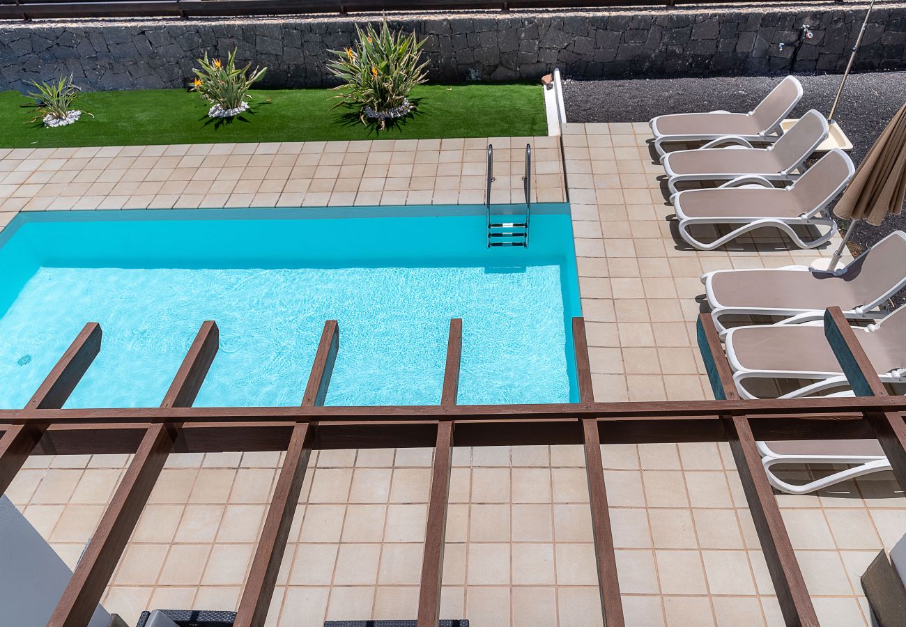 Villa en Playa Blanca - Villas Camelot by EscapeHome