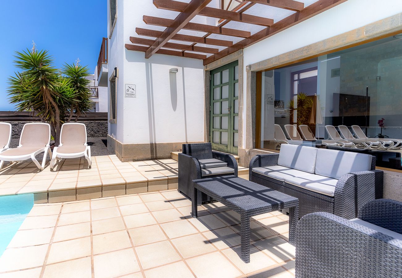 Villa en Playa Blanca - Villas Camelot by EscapeHome