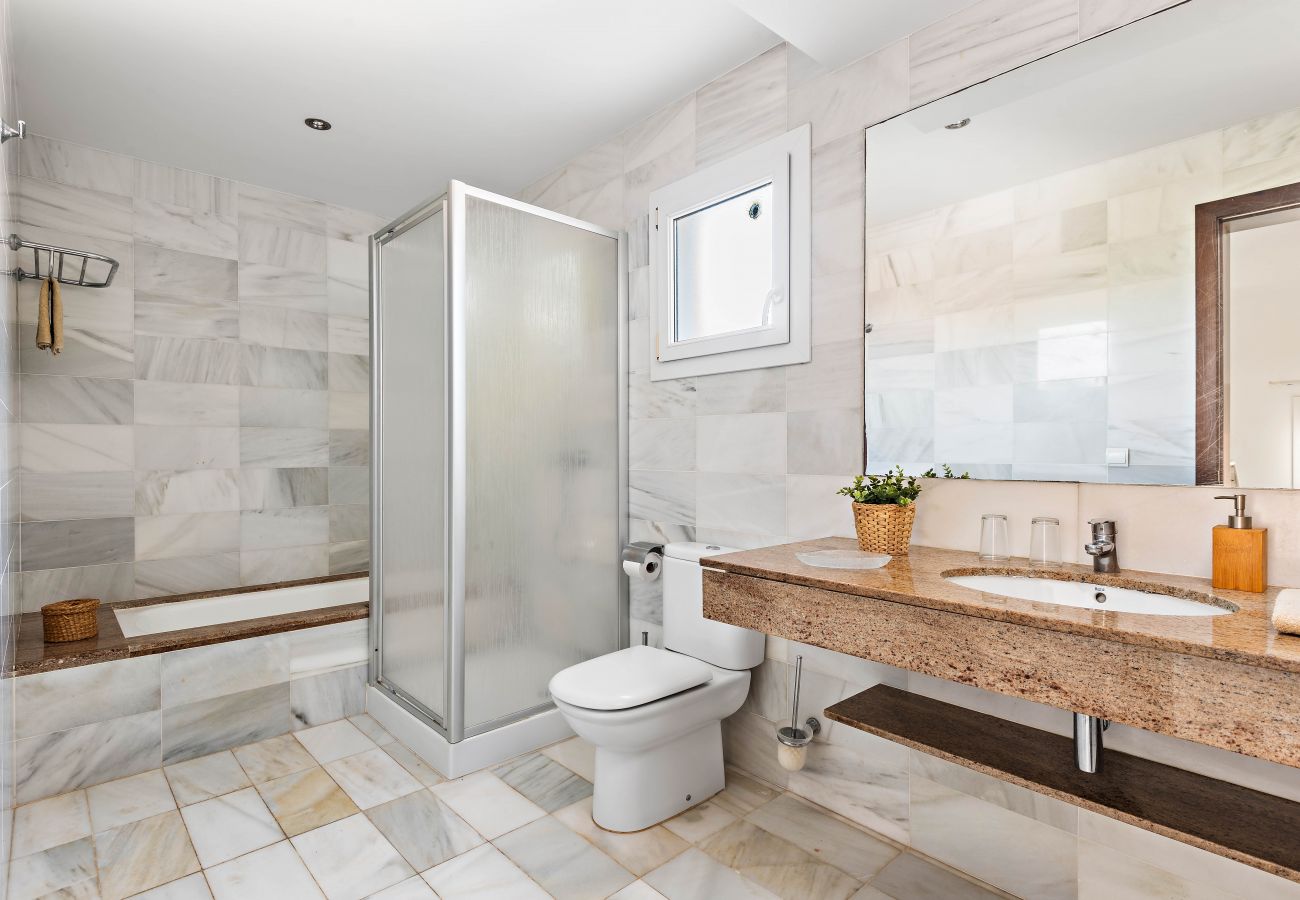 Villa en Cala´n Bosch - Villa Emily by Escape Home