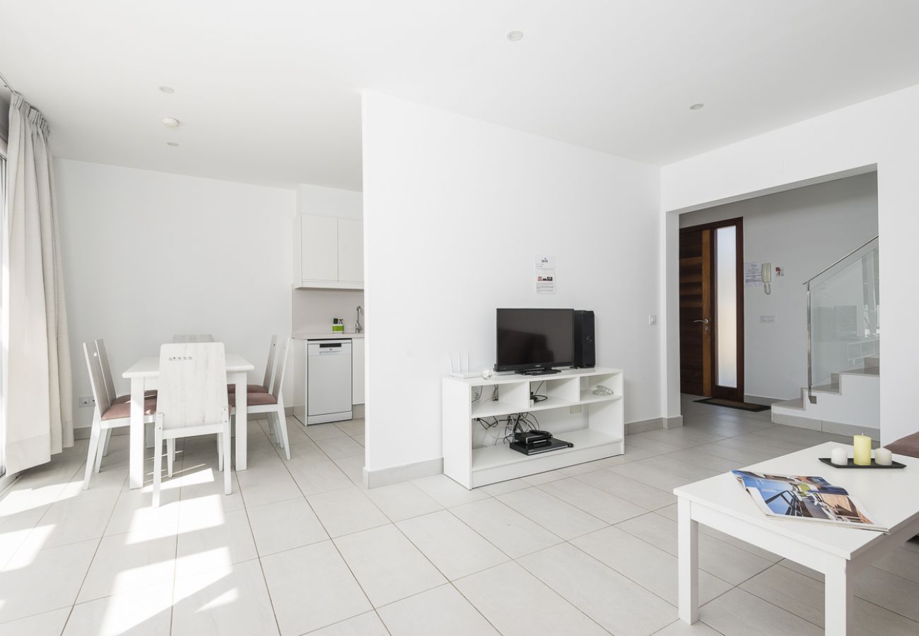 Villa en Cala´n Bosch - Villa Tomi by EscapeHome