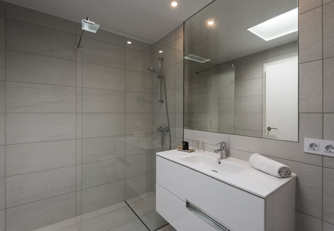 Villa en Cala´n Bosch - Villa Tomi by EscapeHome