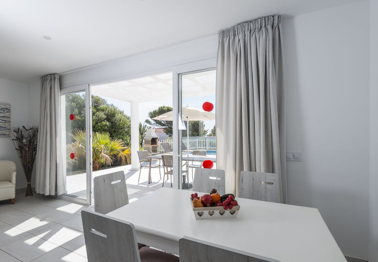 Villa en Cala´n Bosch - Villa Tomi by EscapeHome