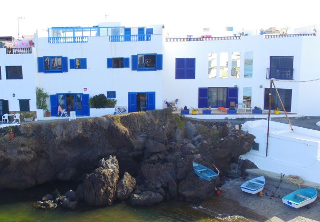 Apartamento en Haría - Casa Azul by EscapeHome (Cueva Azul)