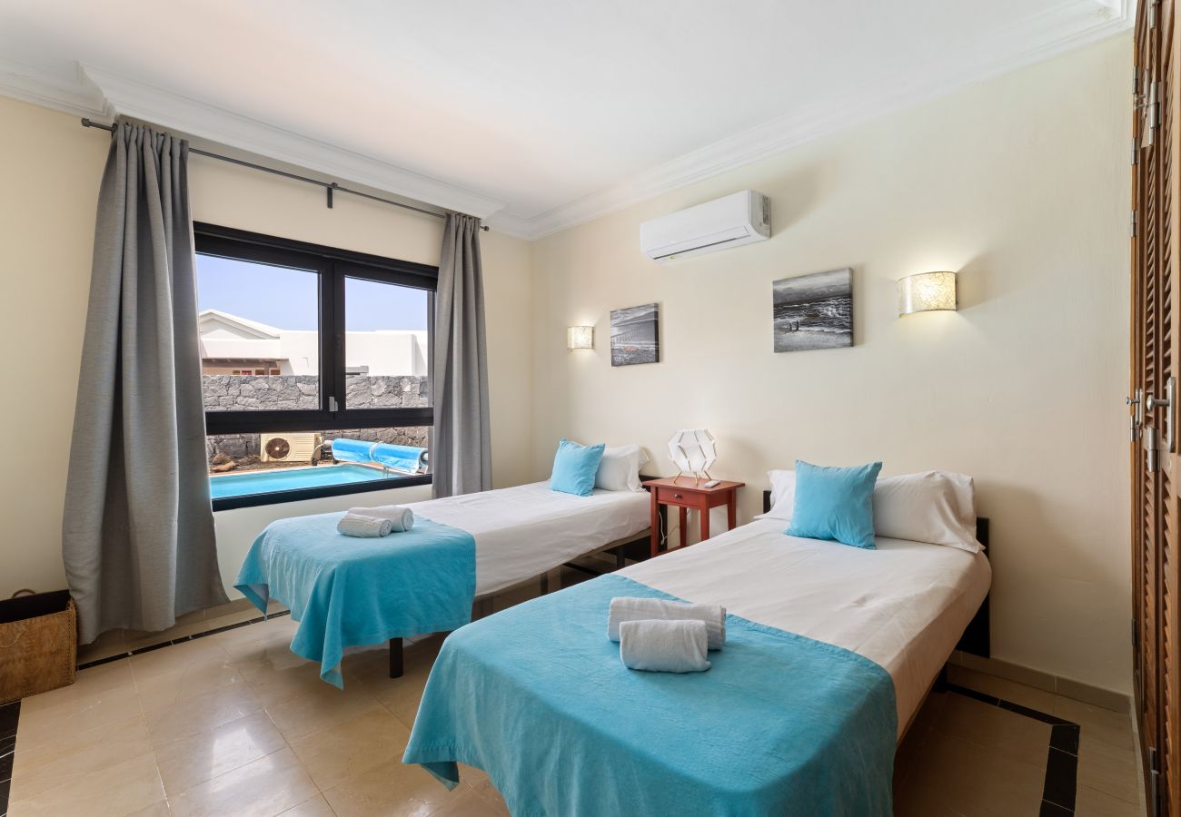 Villa en Playa Blanca - Villa Zafiro 17 By Escape Home