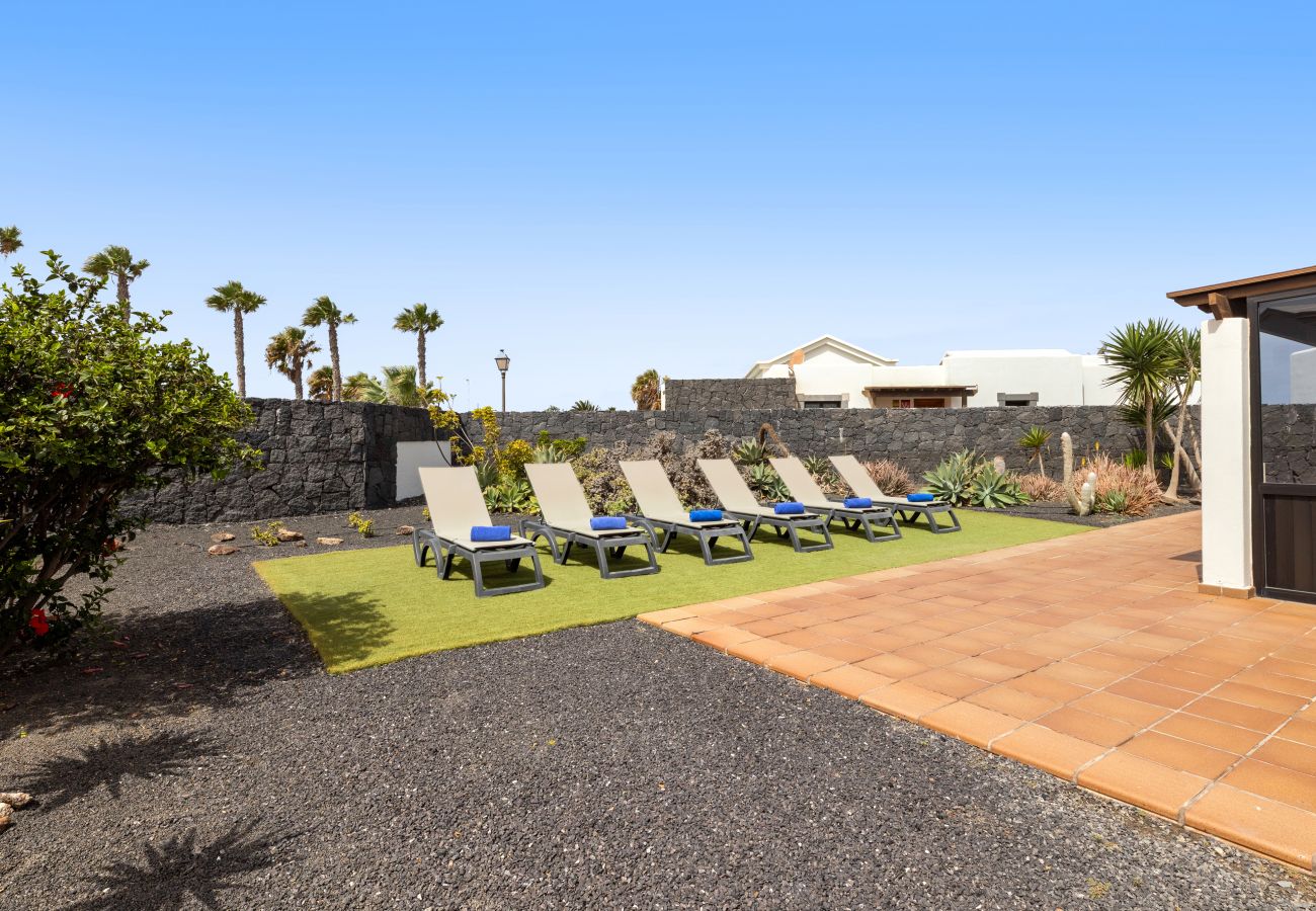 Villa en Playa Blanca - Villa Zafiro 17 By Escape Home