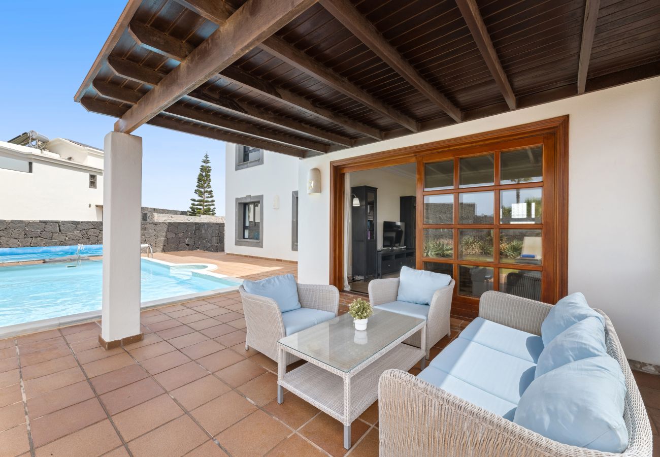 Villa en Playa Blanca - Villa Zafiro 17 By Escape Home