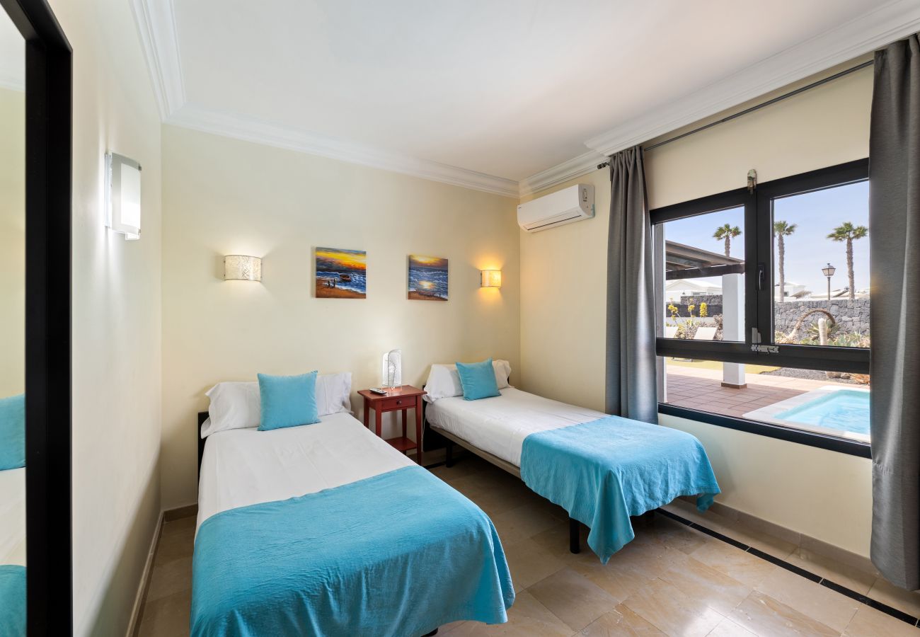 Villa en Playa Blanca - Villa Zafiro 17 By Escape Home
