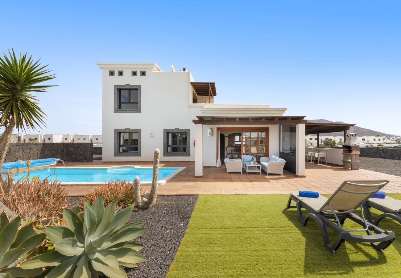 Villa en Playa Blanca - Villa Zafiro 17 By Escape Home