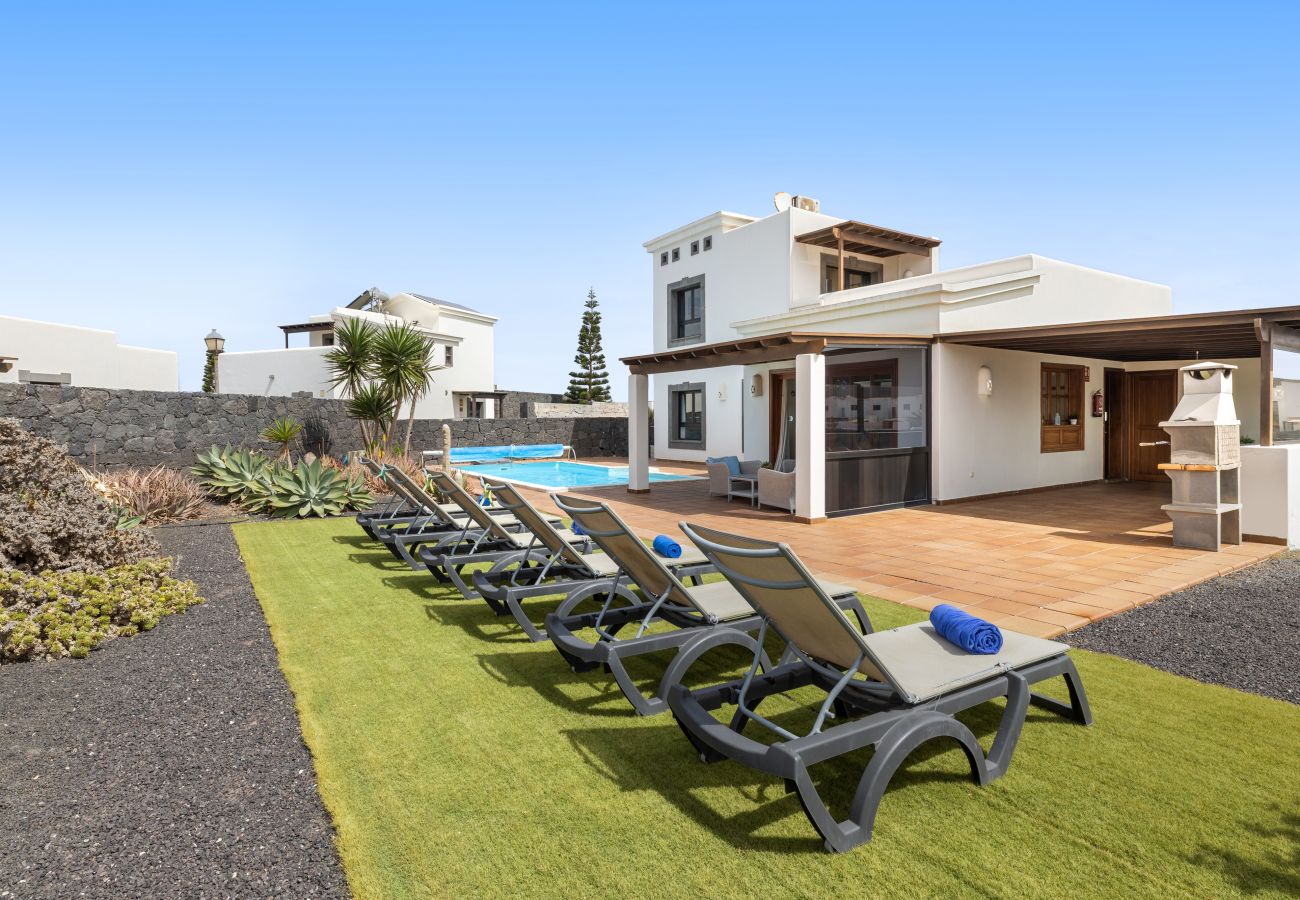 Villa en Playa Blanca - Villa Zafiro 17 By Escape Home