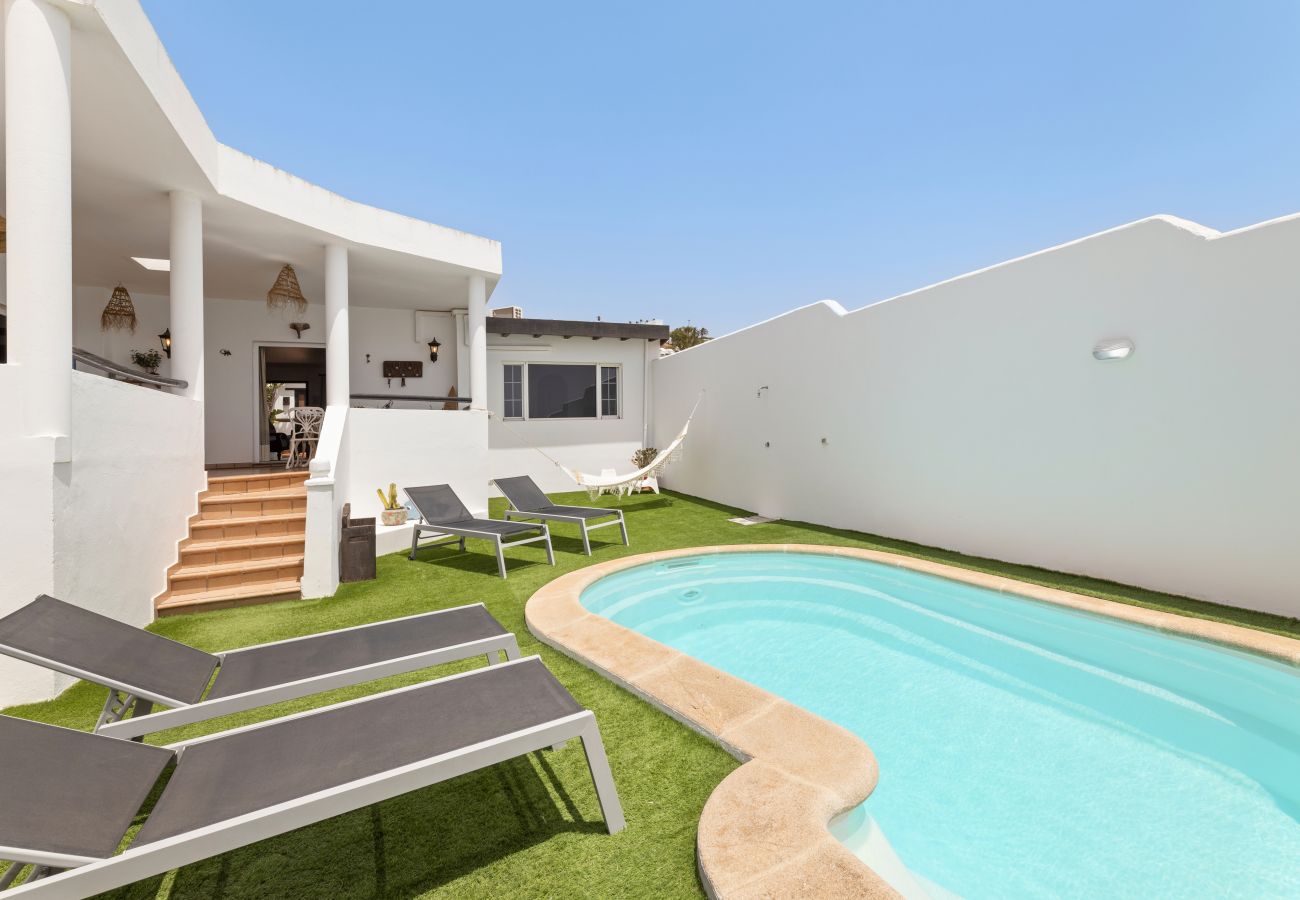 Villa en Nazaret - Casa Strelitzia by Escape Home