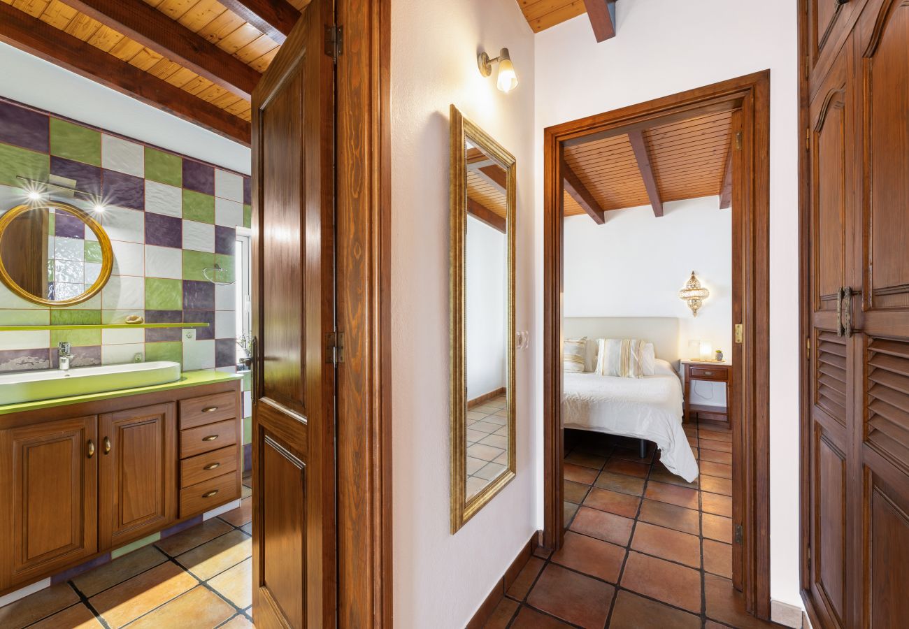 Villa en Nazaret - Casa Strelitzia by Escape Home