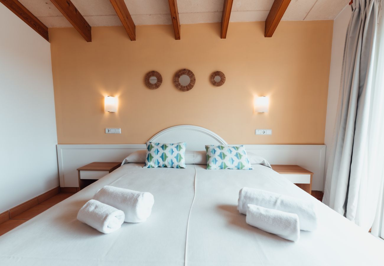 Villa in Cala Blanca - Villas Amarillas by Escape Home
