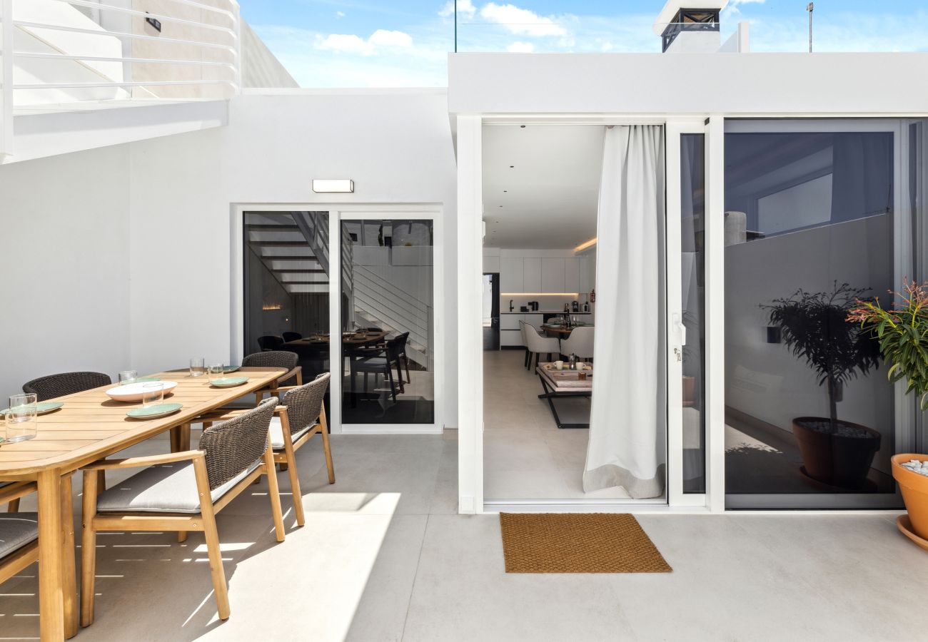 House in Puerto del Carmen - Casa Kiwi by Escape Home