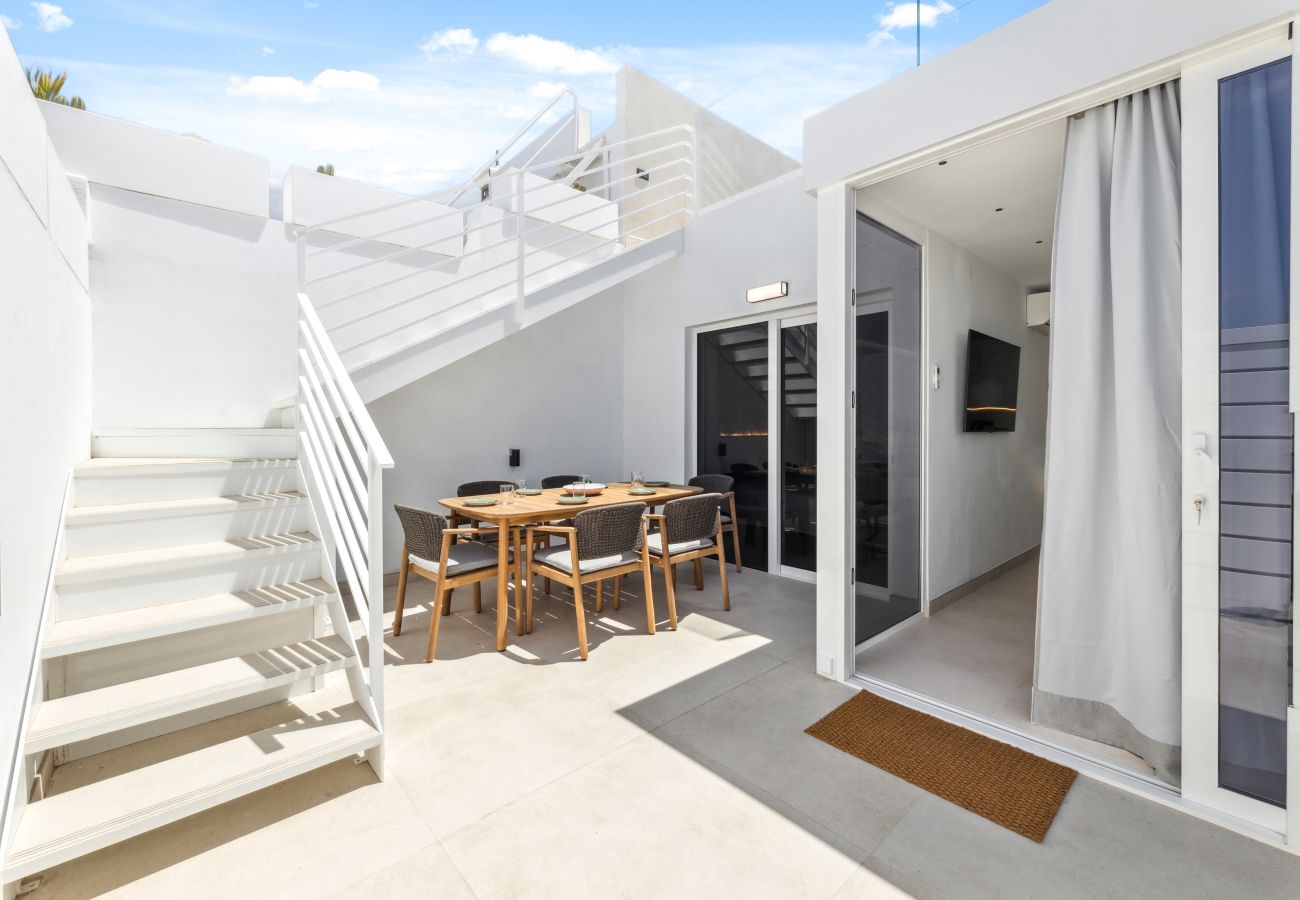 House in Puerto del Carmen - Casa Kiwi by Escape Home