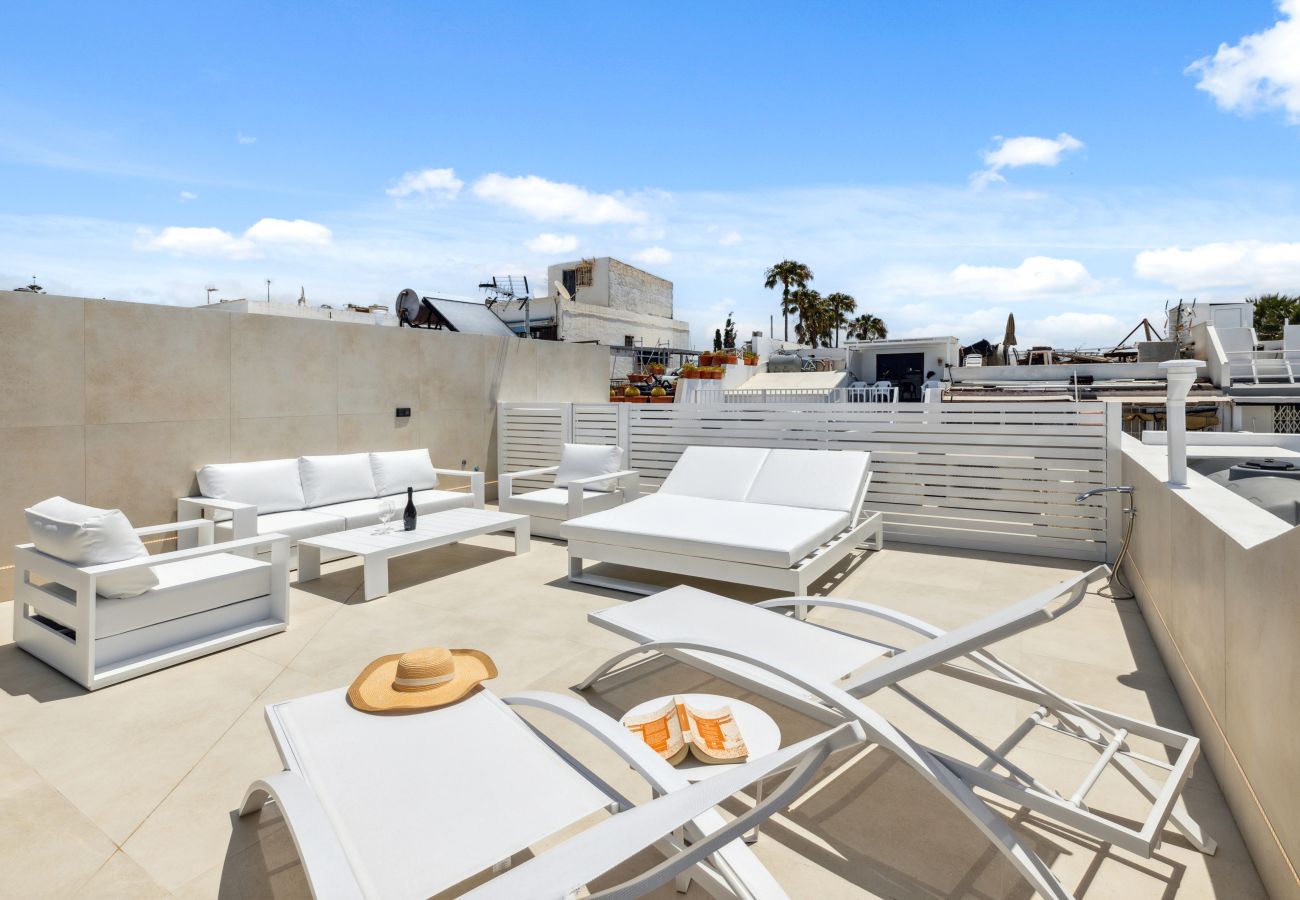 House in Puerto del Carmen - Casa Kiwi by Escape Home