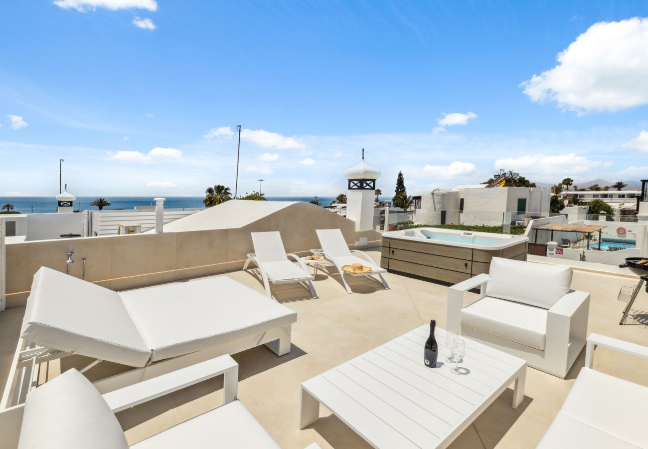 House in Puerto del Carmen - Casa Kiwi by Escape Home