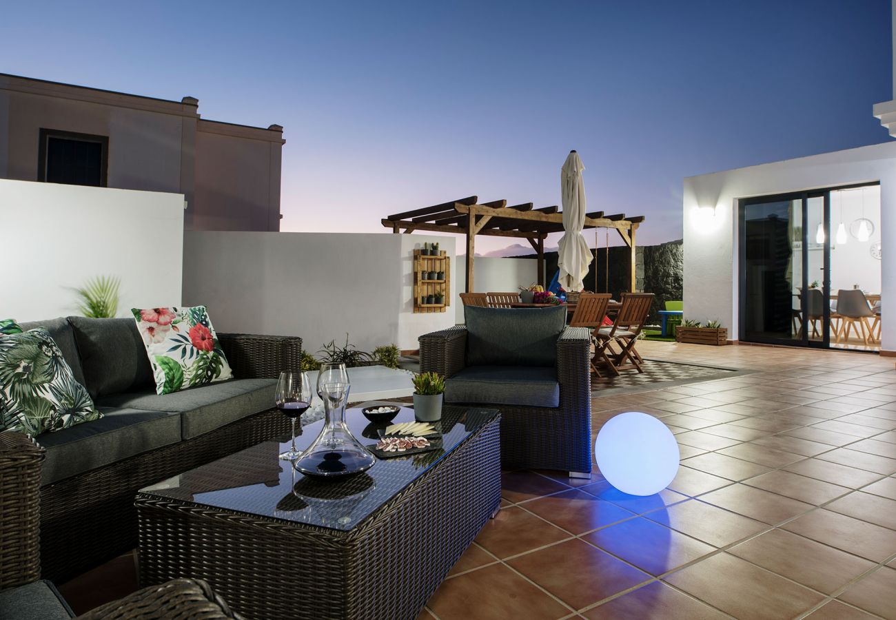 Villa in Playa Blanca - Casa Clara by  Escapehome