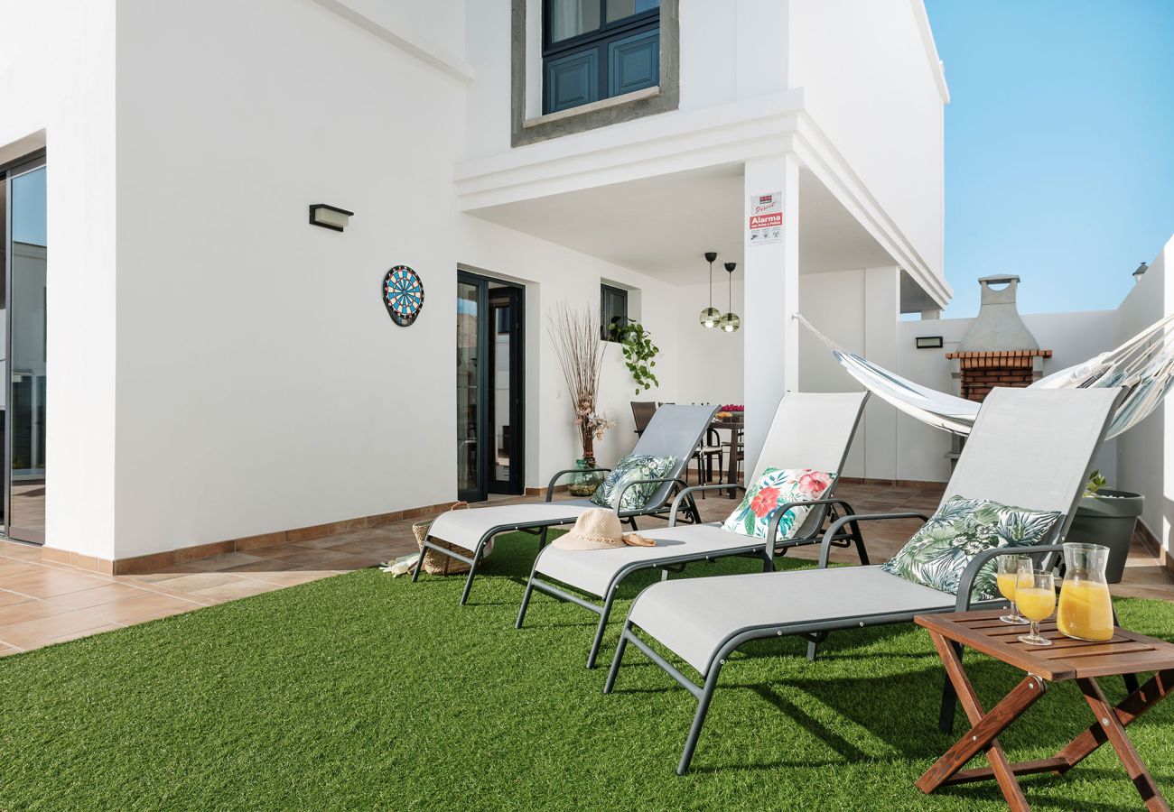 Villa in Playa Blanca - Casa Clara by  Escapehome