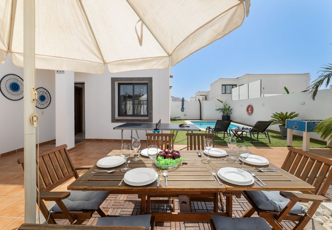 Villa in Playa Blanca - Casa Clara by  Escapehome