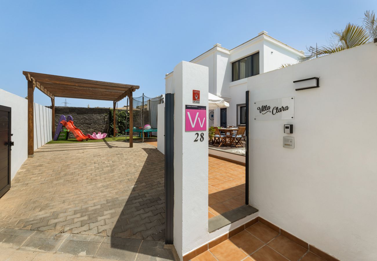 Villa in Playa Blanca - Casa Clara by  Escapehome