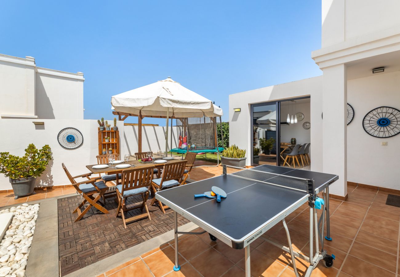Villa in Playa Blanca - Casa Clara by  Escapehome