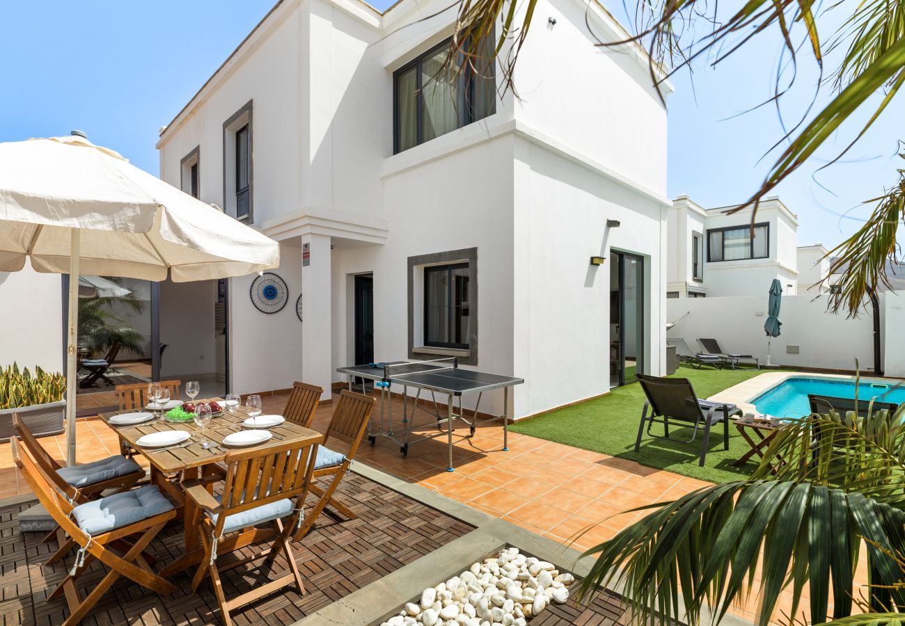 Villa in Playa Blanca - Casa Clara by  Escapehome