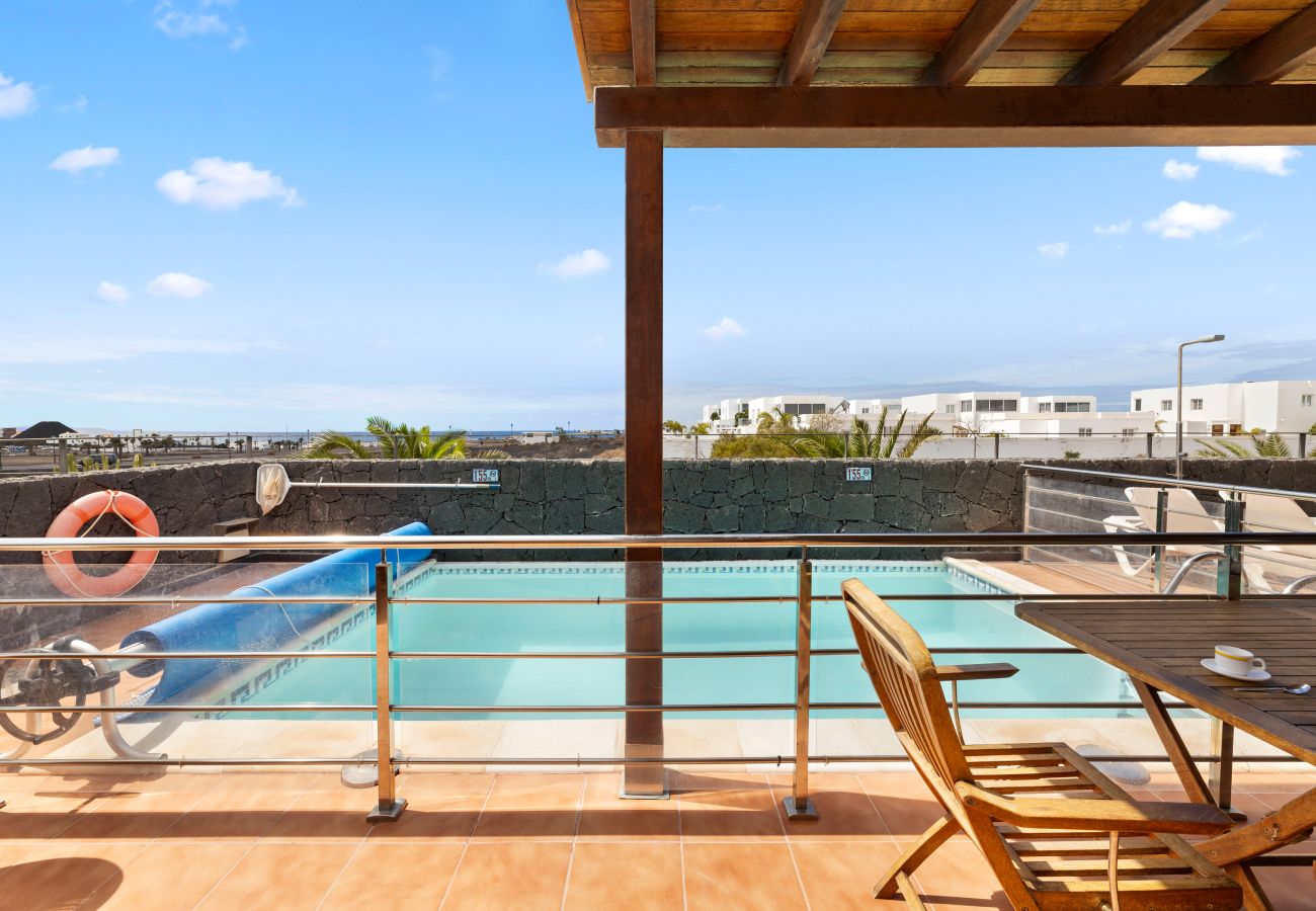Villa in Playa Blanca - Casa Luna by Escape Home