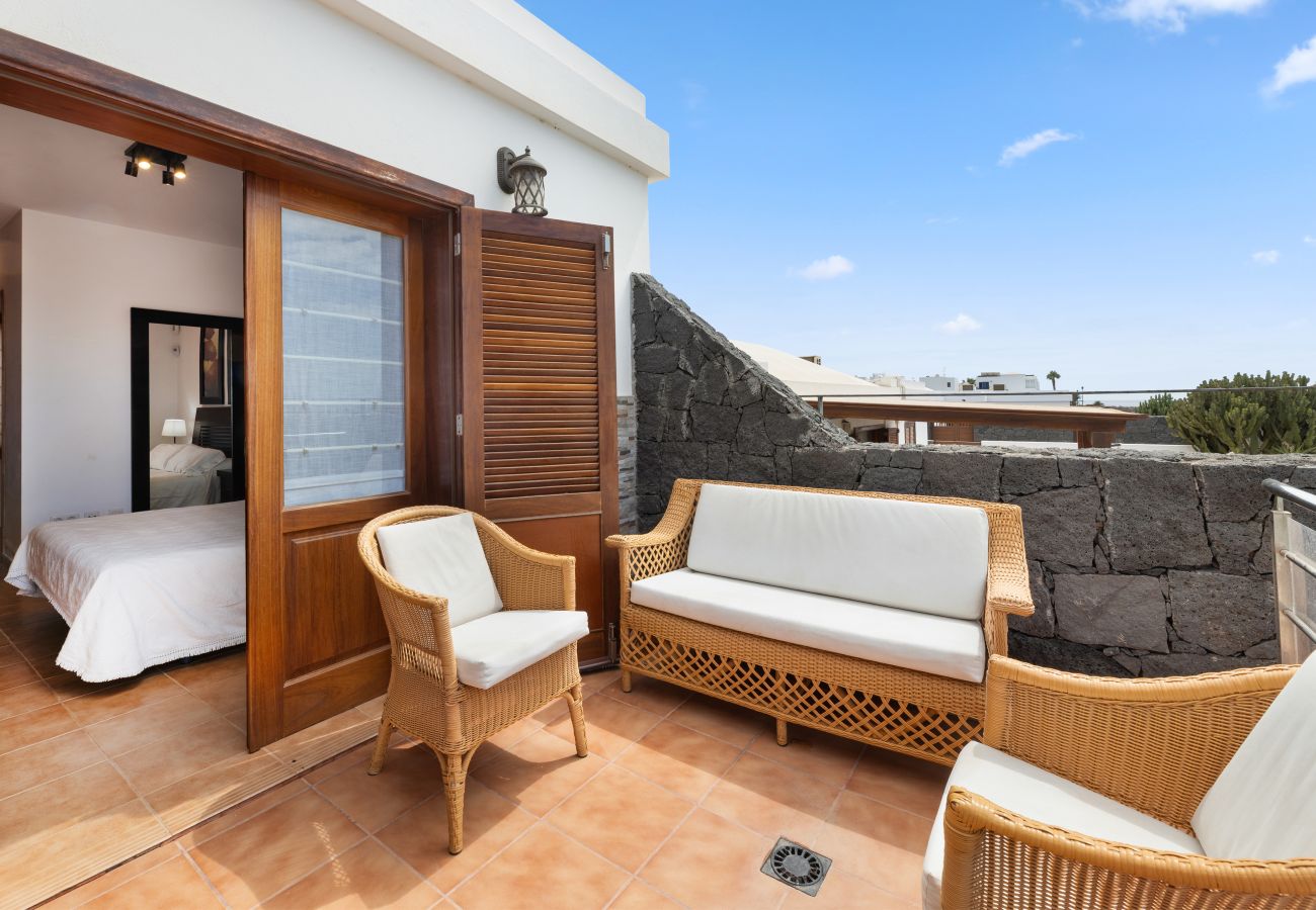 Villa in Playa Blanca - Casa Luna by Escape Home